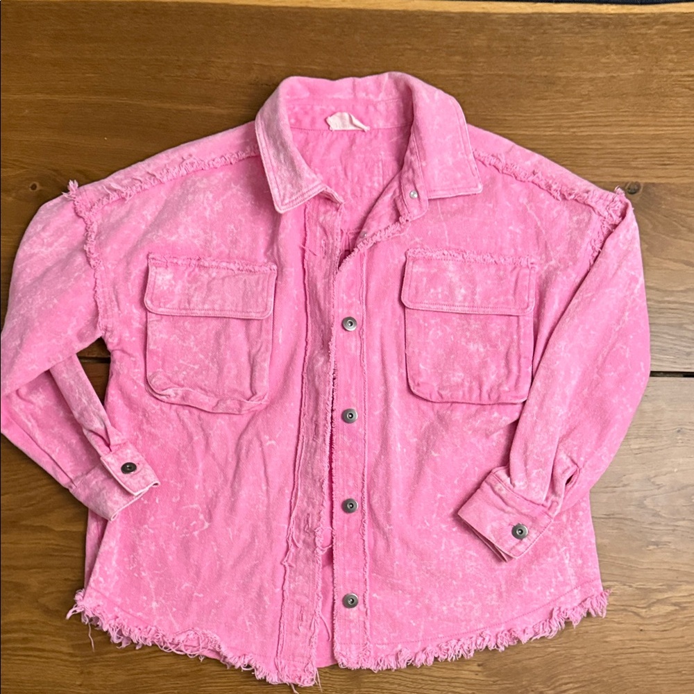 NEW IN Women’s Pink Frayed Denim Button Down Shirt Jean Jacket